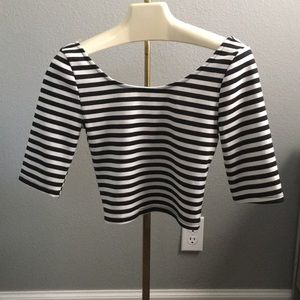 ✨2/$15 {Cefian} Crop Top